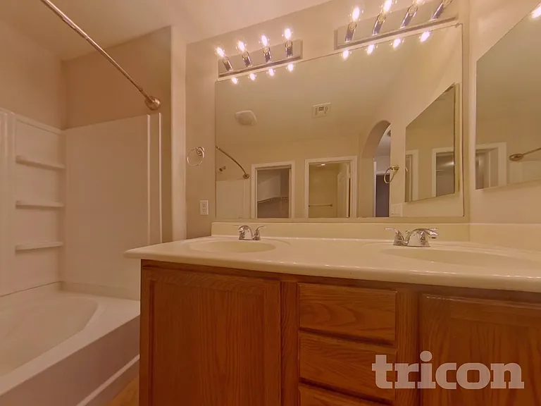 30266 W Earll Dr — Photo 8