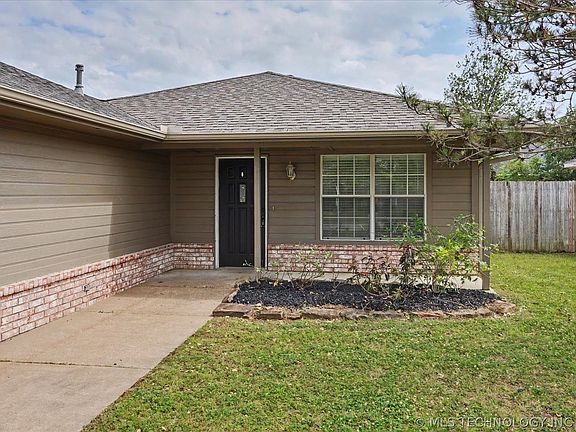 3rd image of 9414 E Magnoliawood Dr