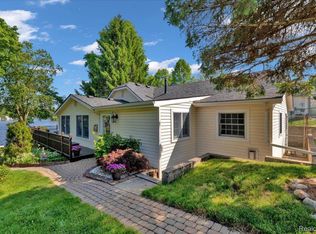 11473 Sunset Blvd, Pinckney, MI 48169