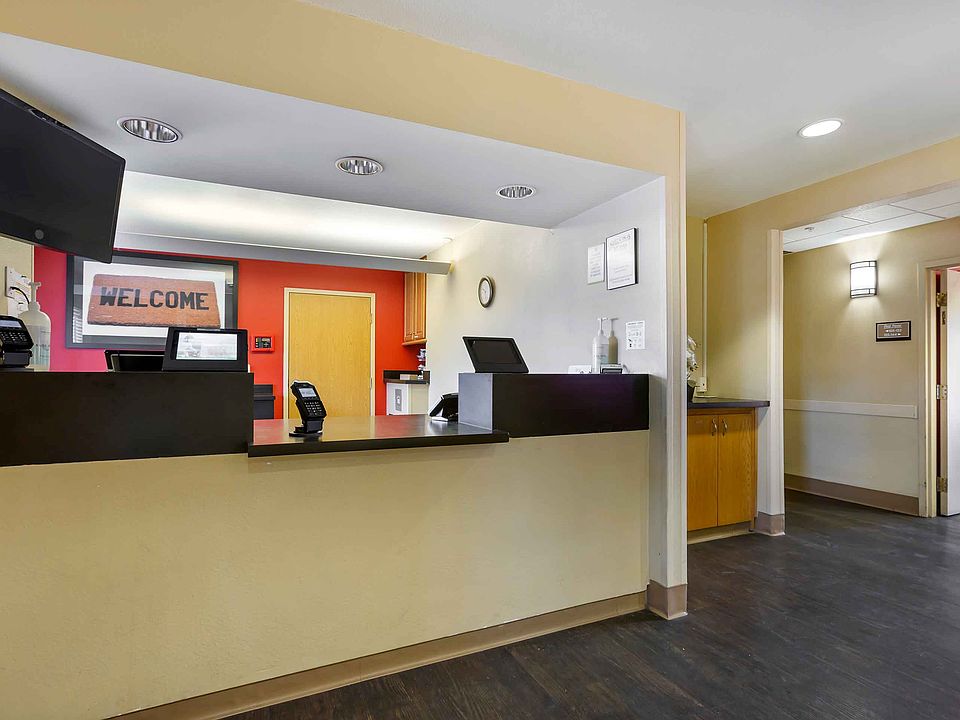 Lobby and Guest Check-in
