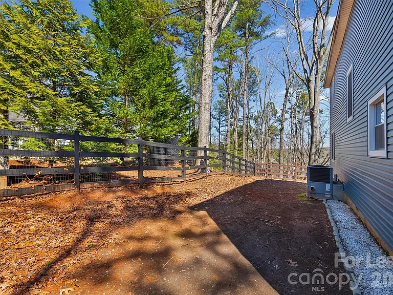 16149 Horoa Ct — Photo 26