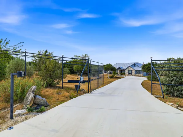 317 WHITE OAK TRL, Boerne, TX 78006