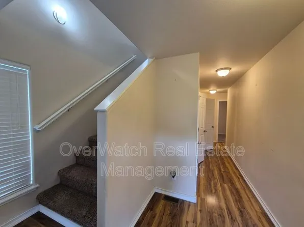 9178 Eagle River Ln, Eagle River, AK 99577