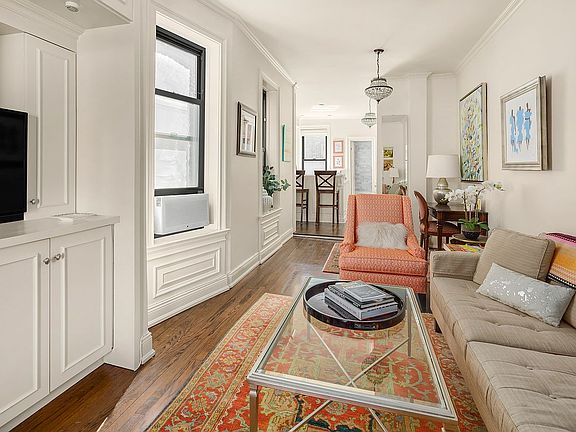 3rd image of 82 Charles St APT 5E