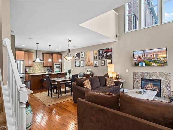 3rd image of 508 Linda St