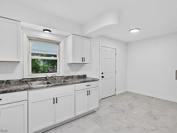 3rd image of 4916 Southern Blvd