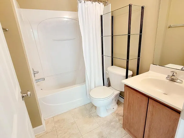 4640 Centrebrook Cir — Photo 23