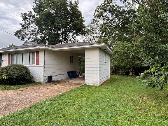 2nd image of 304 Hillcrest Dr