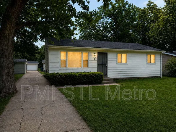 1450 Fairmeadows Ln, Saint Louis, MO 63138