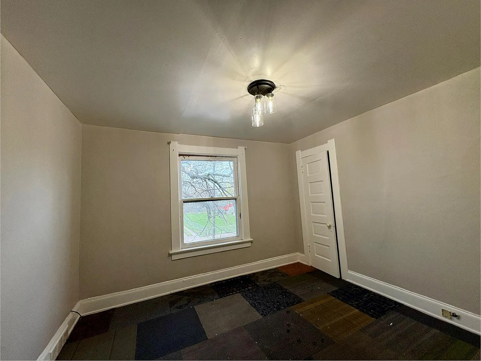 2 bed, 750 sqft, $675 — Photo 3