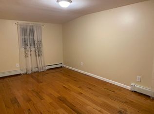 30 Fieldmere St, Elmont, NY 11003