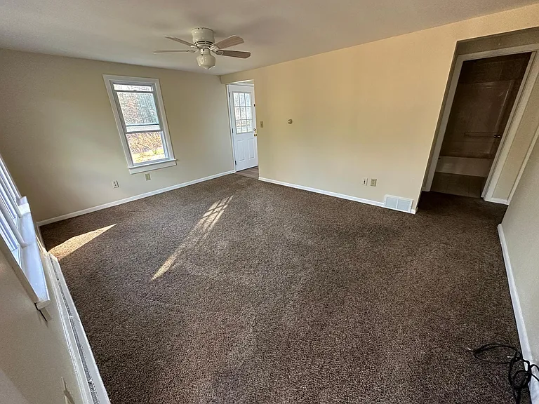 565 Marshalls Creek Rd — Photo 2