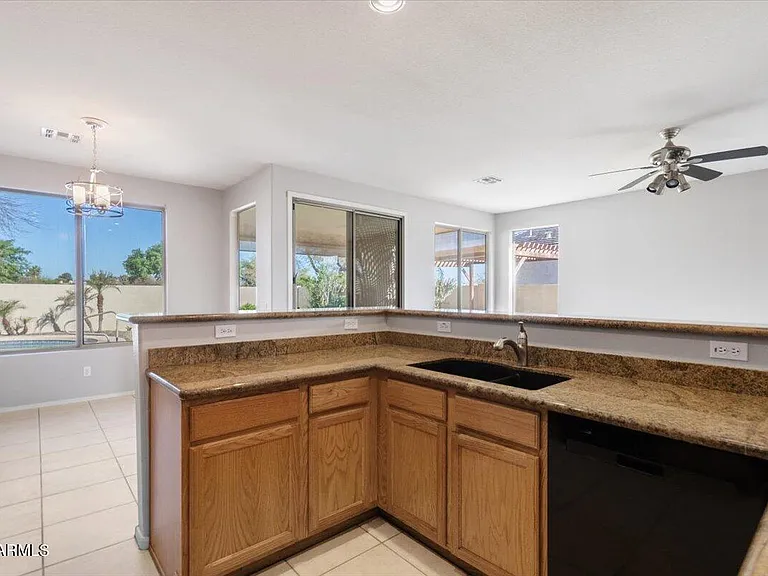 440 N Roger Way — Photo 8