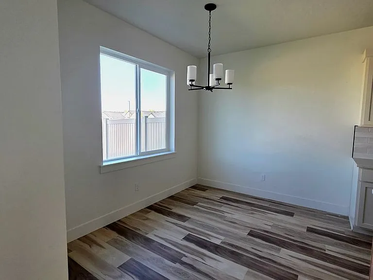 363 Eden Rose St — Photo 7