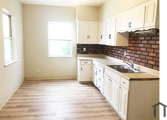 1st image of 7402 Park Ave #1
