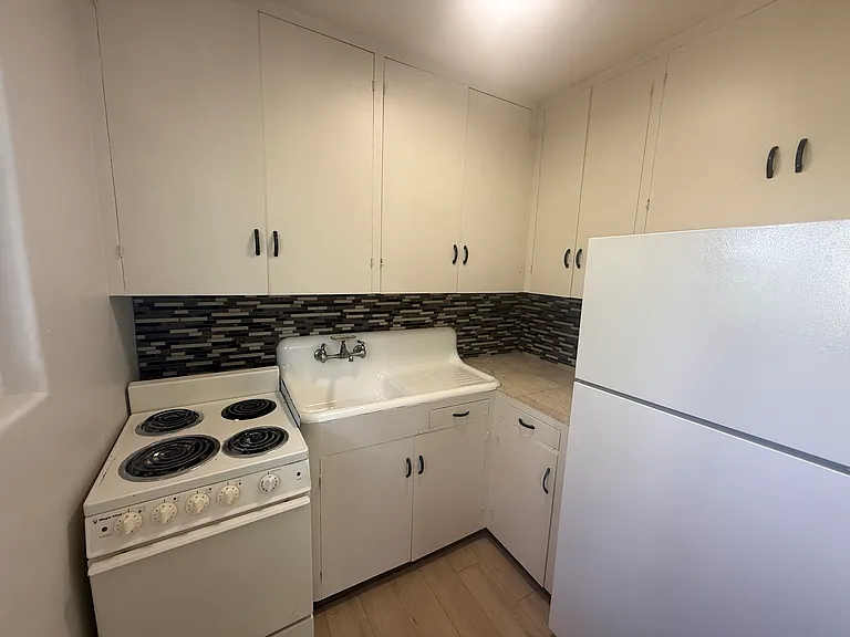 624B Pumehana St #F — Photo 3