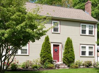 147 Beechnut Rd, Westwood, MA 02090