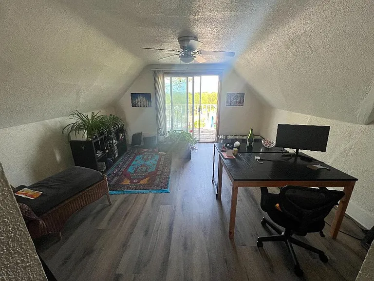 2111 Gordon Ave — Photo 3