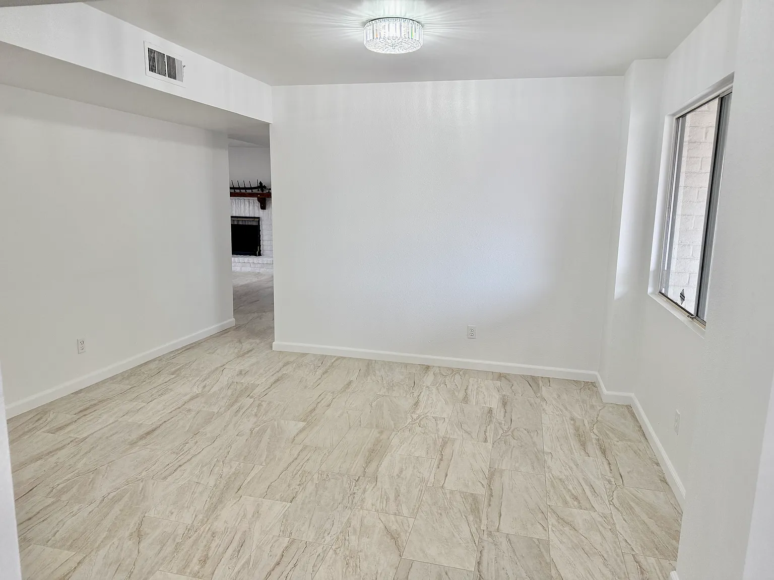 3 bed, 1800 sqft, $2,100 — Photo 2