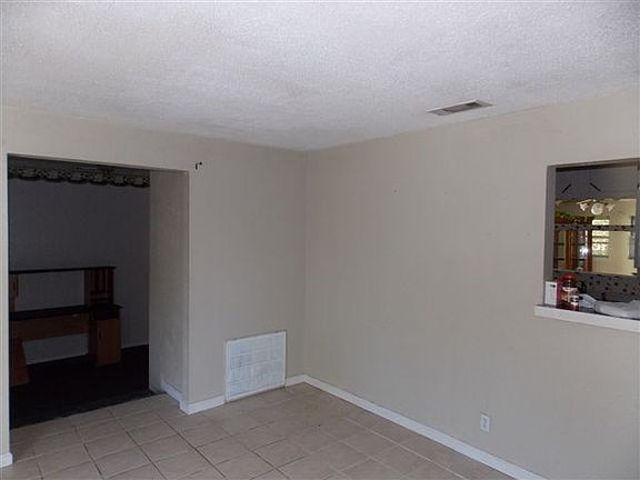 5th image of 904 Penrod Dr