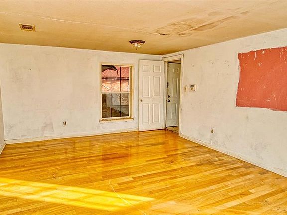 5th image of 4507 Rhodes Dr
