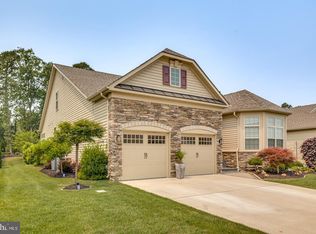 16 Gainsboro Dr, Berlin, NJ 08091