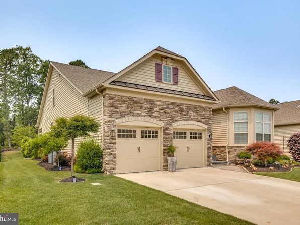 16 Gainsboro Dr, Berlin, NJ 08091