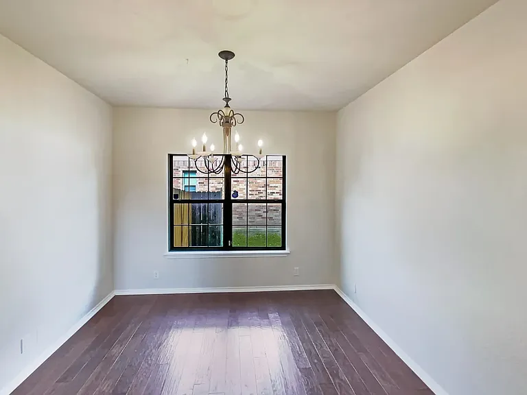 10410 Elizabeth Ct — Photo 10