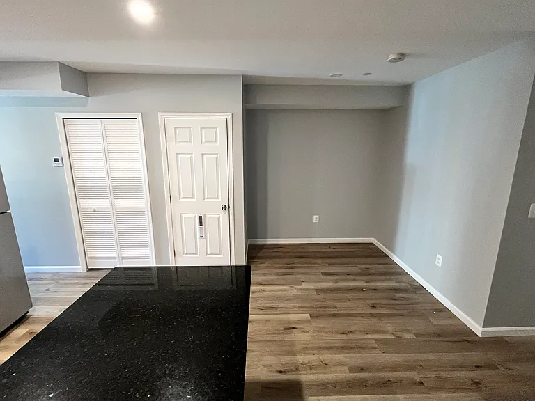 1709 E St NE #2 — Photo 8