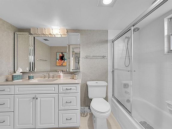 5th image of 2903 Victoria Circle #A4
