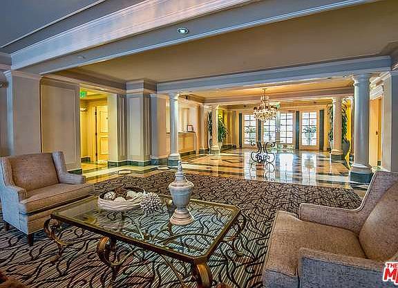 2nd image of 930 N Doheny Dr APT 312