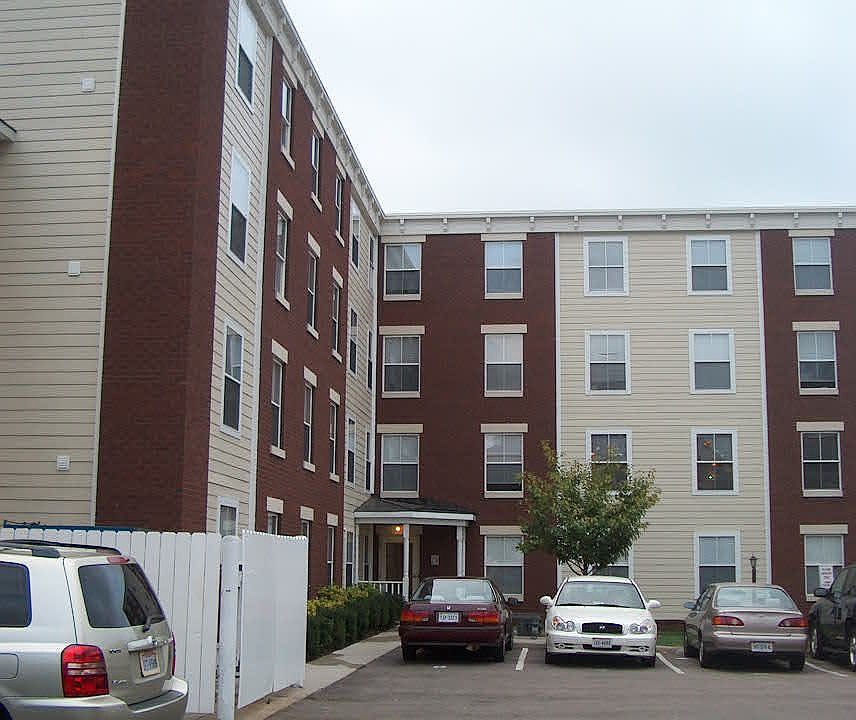 2nd image of 611 W Cary St APT 401