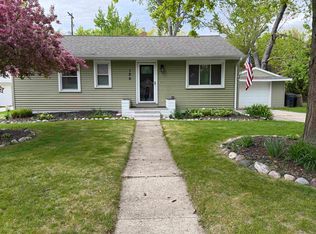 120 W Livingston Ct, Midland, MI 48642