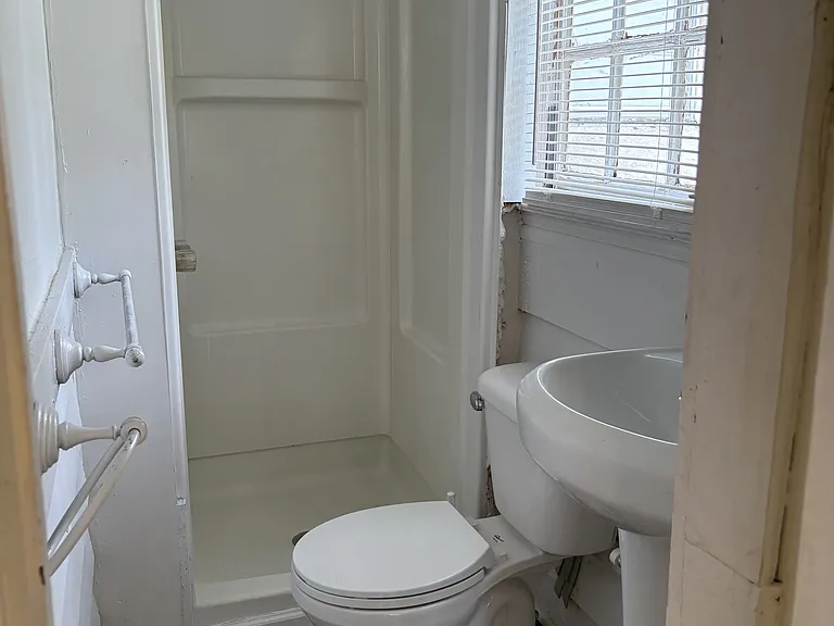 1999 Northside Dr NW #3 — Photo 5