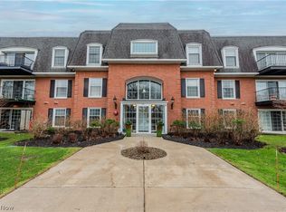 22701 Center Ridge Rd APT 207, Rocky River, OH 44116