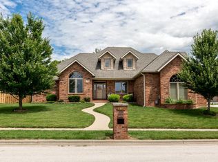 1518 Broken Rock Ave, Springfield, MO 65807