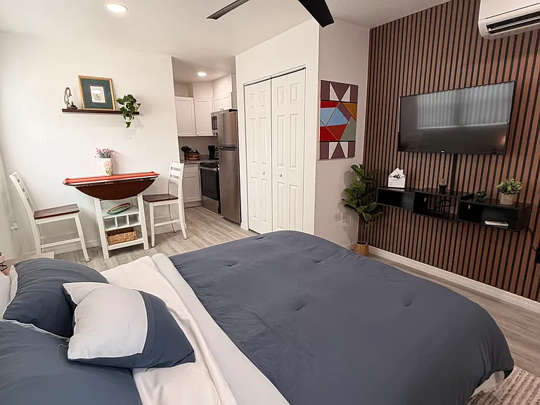 7709 W Hanna Ave — Photo 1