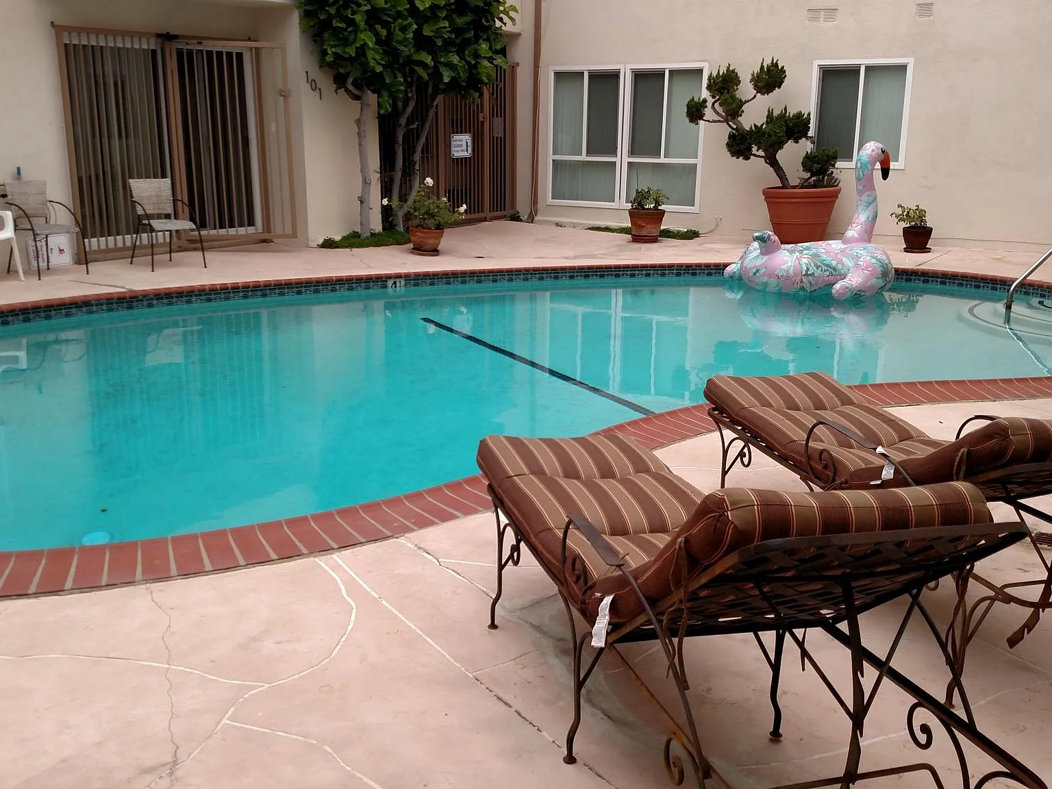 1 bed, 650 sqft, $3,500 — Photo 2