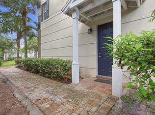 520 NW 39th Cir, Boca Raton, FL 33431