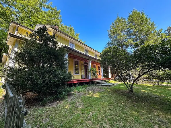 145 Cherry Ln, Airmont, NY 10952