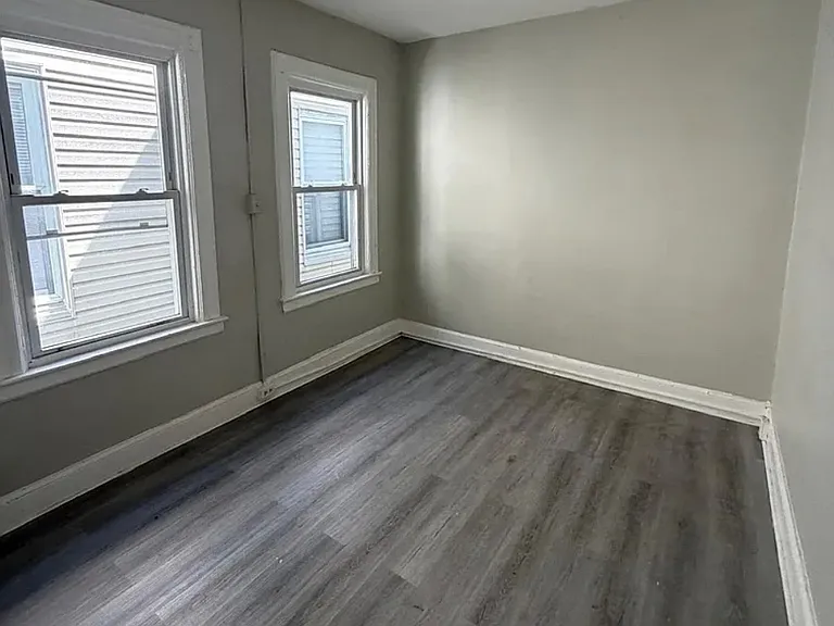 76 Eaton Pl #2L — Photo 6