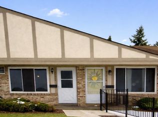 25348 Franklin Ter, South Lyon, MI