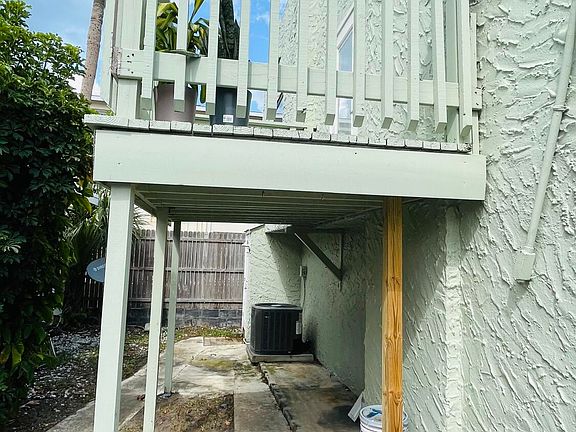 5th image of 109 S Halifax Ave