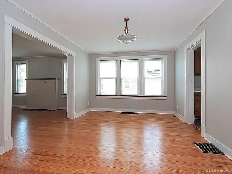 1511 Whitener St — Photo 5