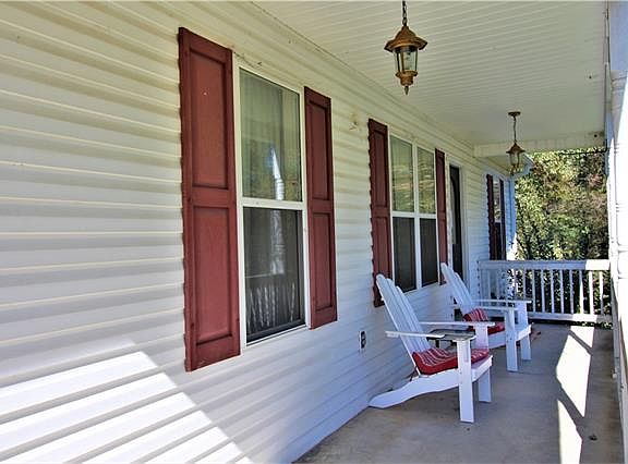 3rd image of 2517 Village Pl