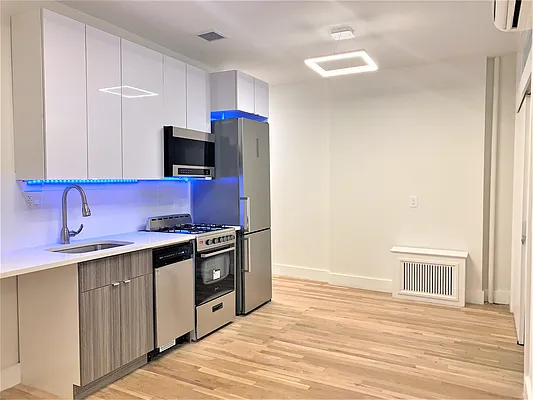 Rented by Sterling Holdings | media 9