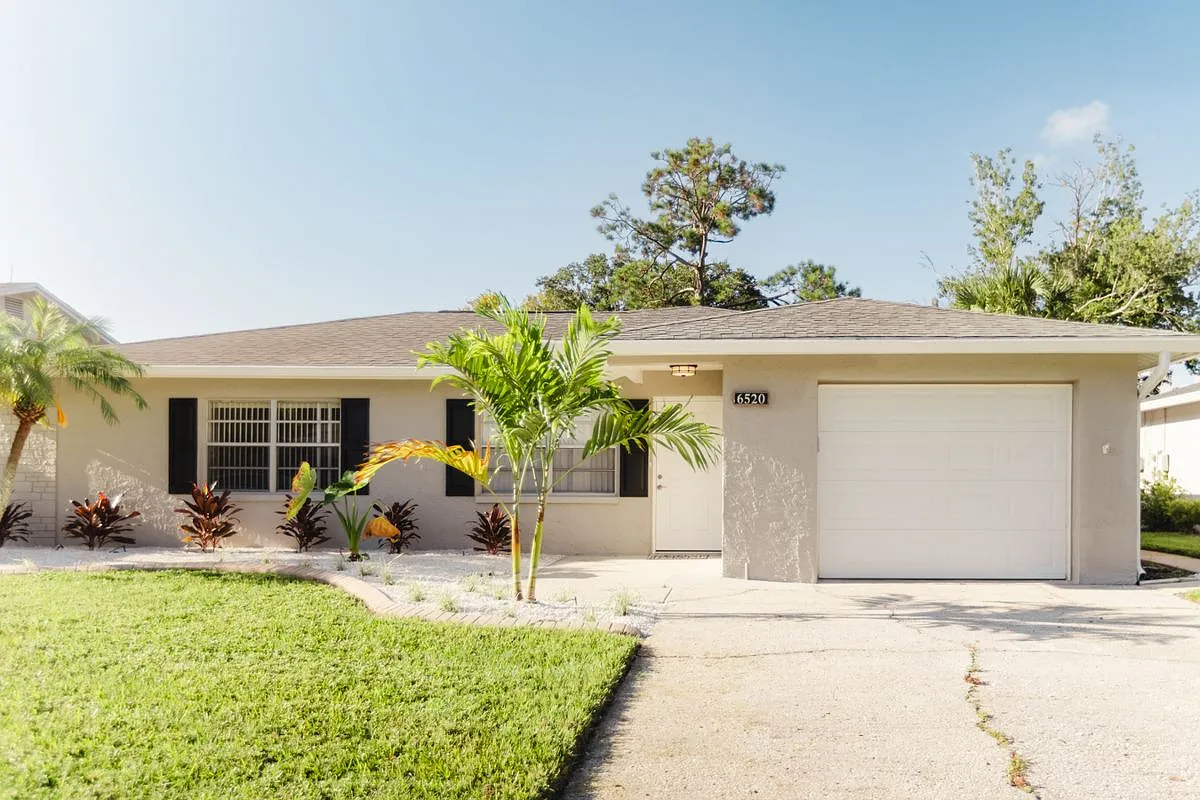 2 bed, 2.0 bath, 1268 sqft, $1,700 — Photo 3
