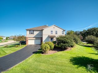 833 Oak Hollow Rd APT 5, Crystal Lake, IL 60014