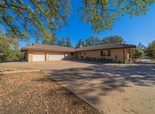 16306 Trail Dr, Redding, CA 96001