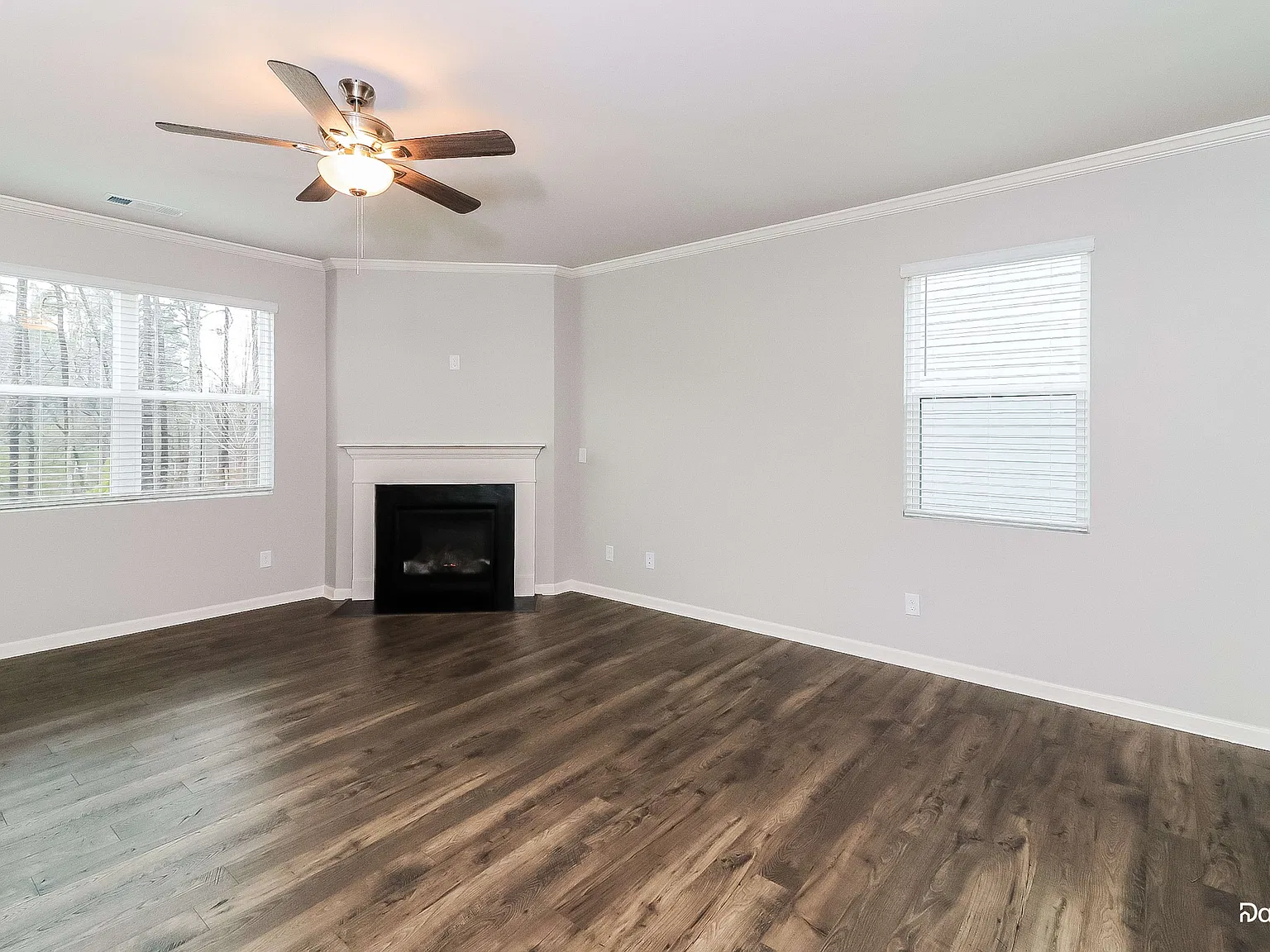 4 bed, 2.5 bath, 2805 sqft, $2,445 — Photo 4